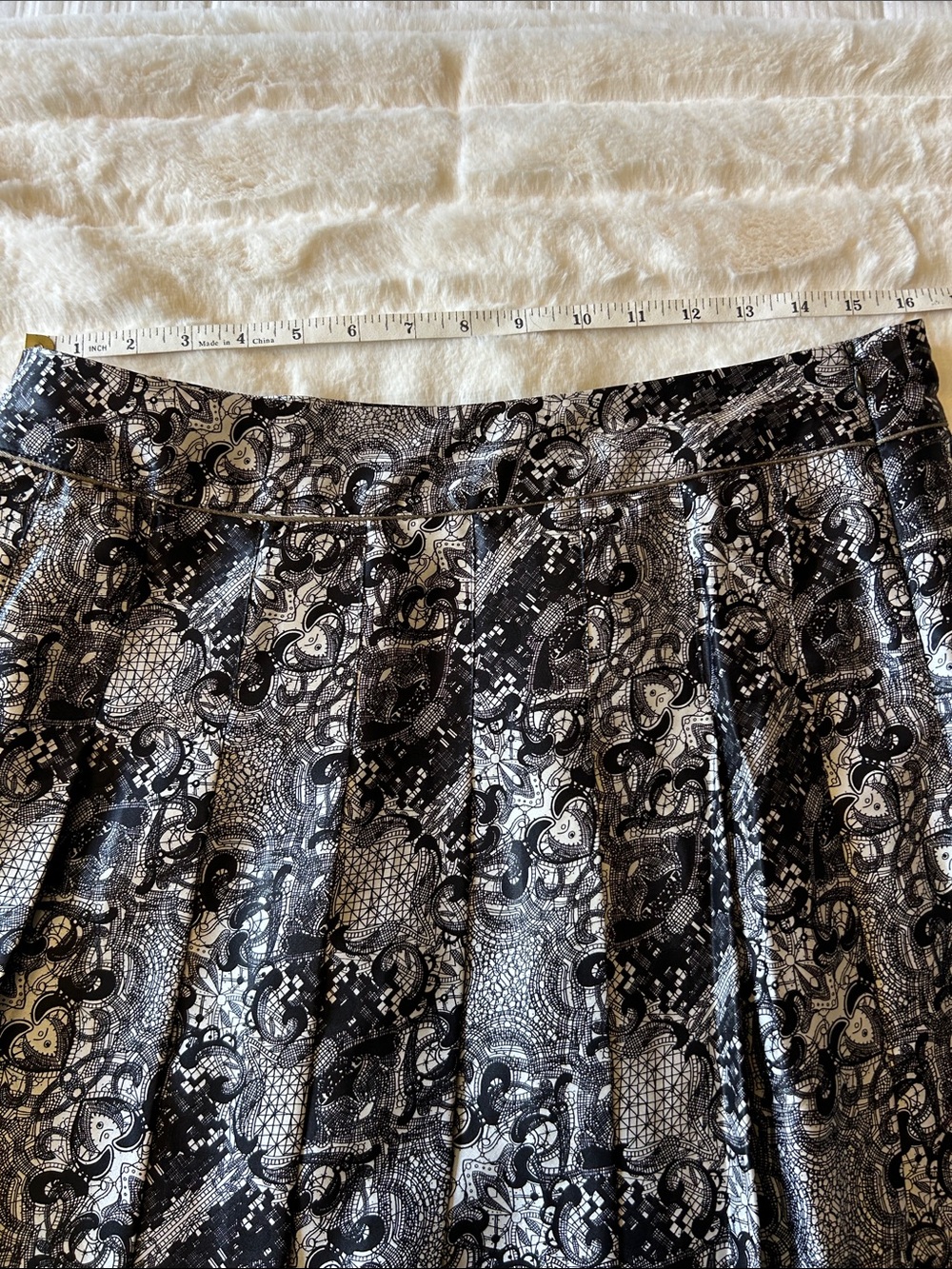 Brooks Brothers Black and White Pleated Silk Skirt Size 10 - Picture 6 of 10